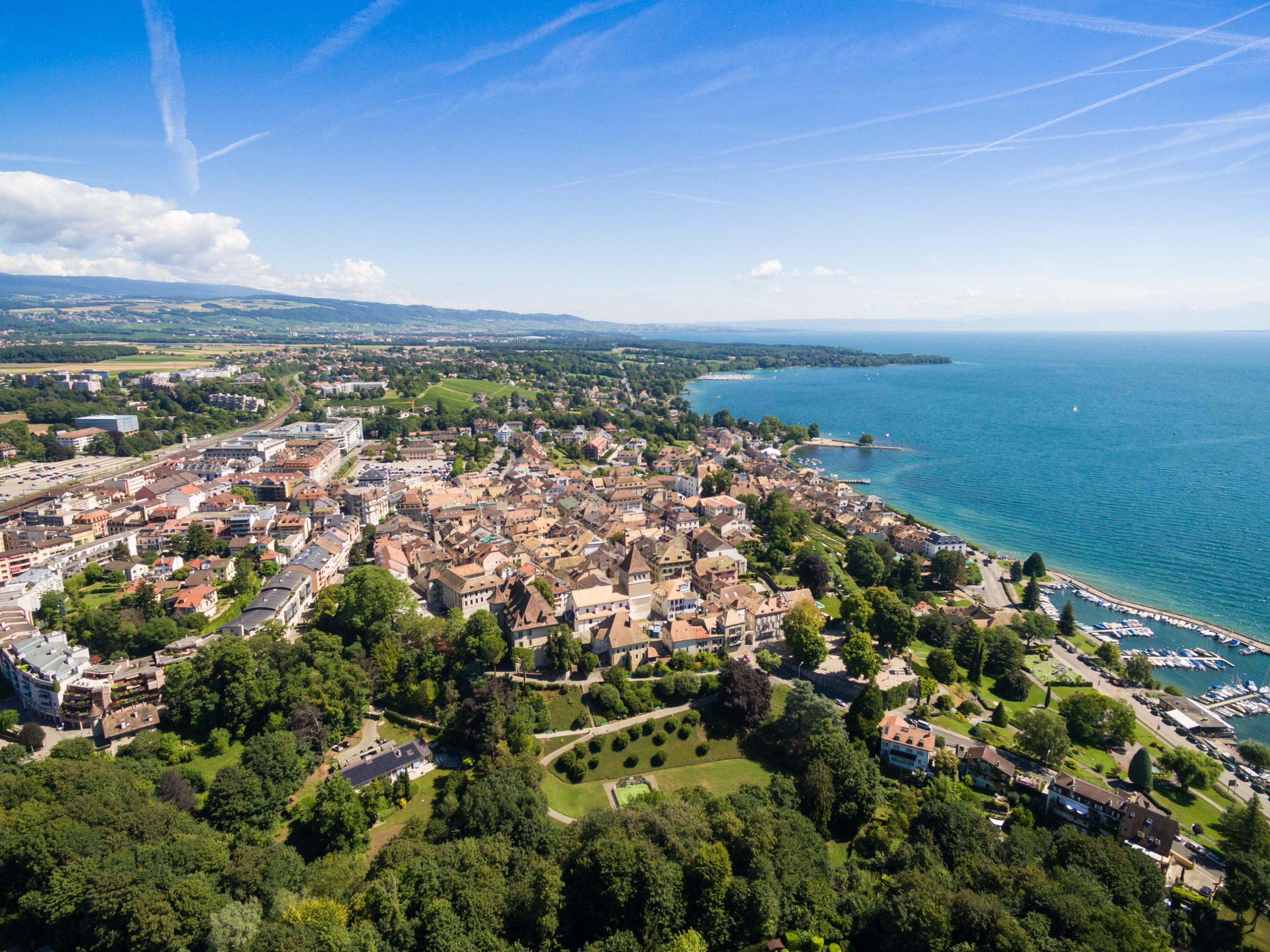 Ville de Nyon vue aérienne représentant les projets immobiliers de HUUS Invest
